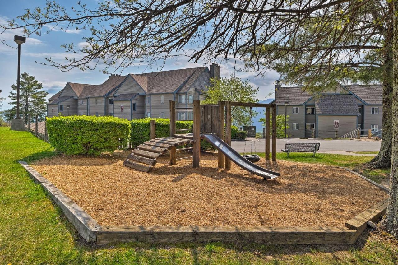 Gatlinburg Condo With Pool, Hot Tub, And Mtn Views! Bagian luar foto
